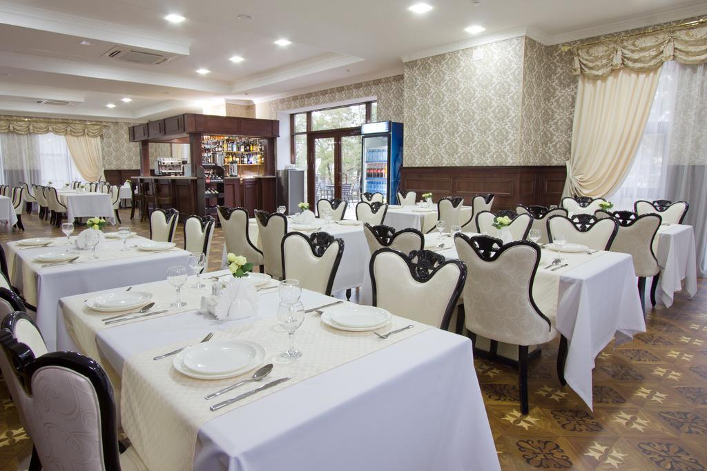 Plaza Hotel Bishkek Exterior foto