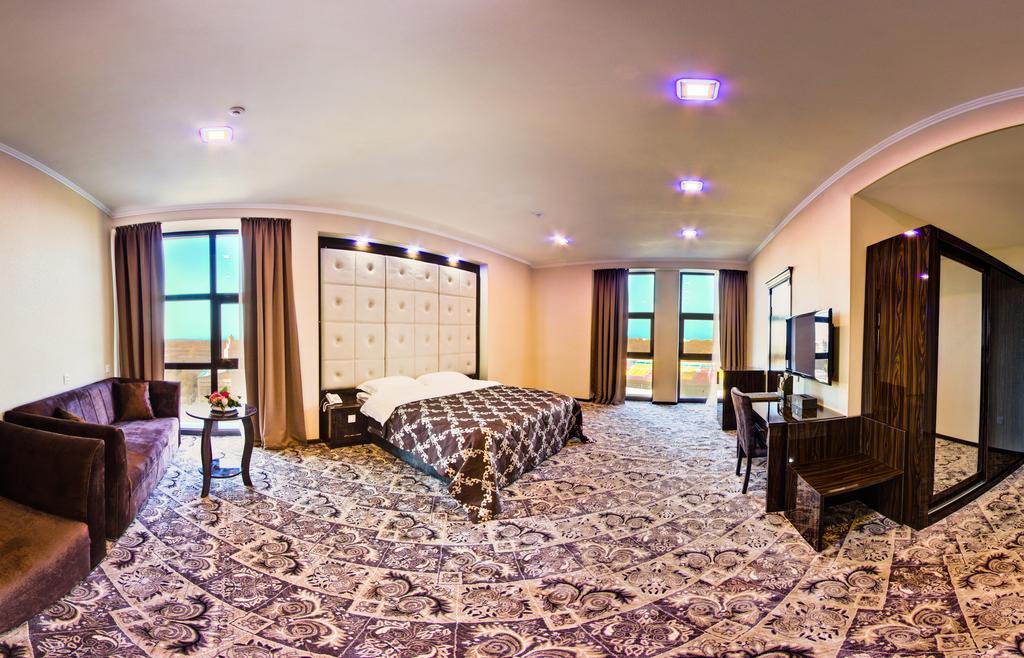 Plaza Hotel Bishkek Quarto foto