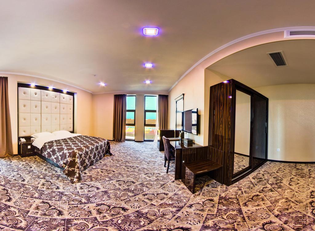 Plaza Hotel Bishkek Quarto foto