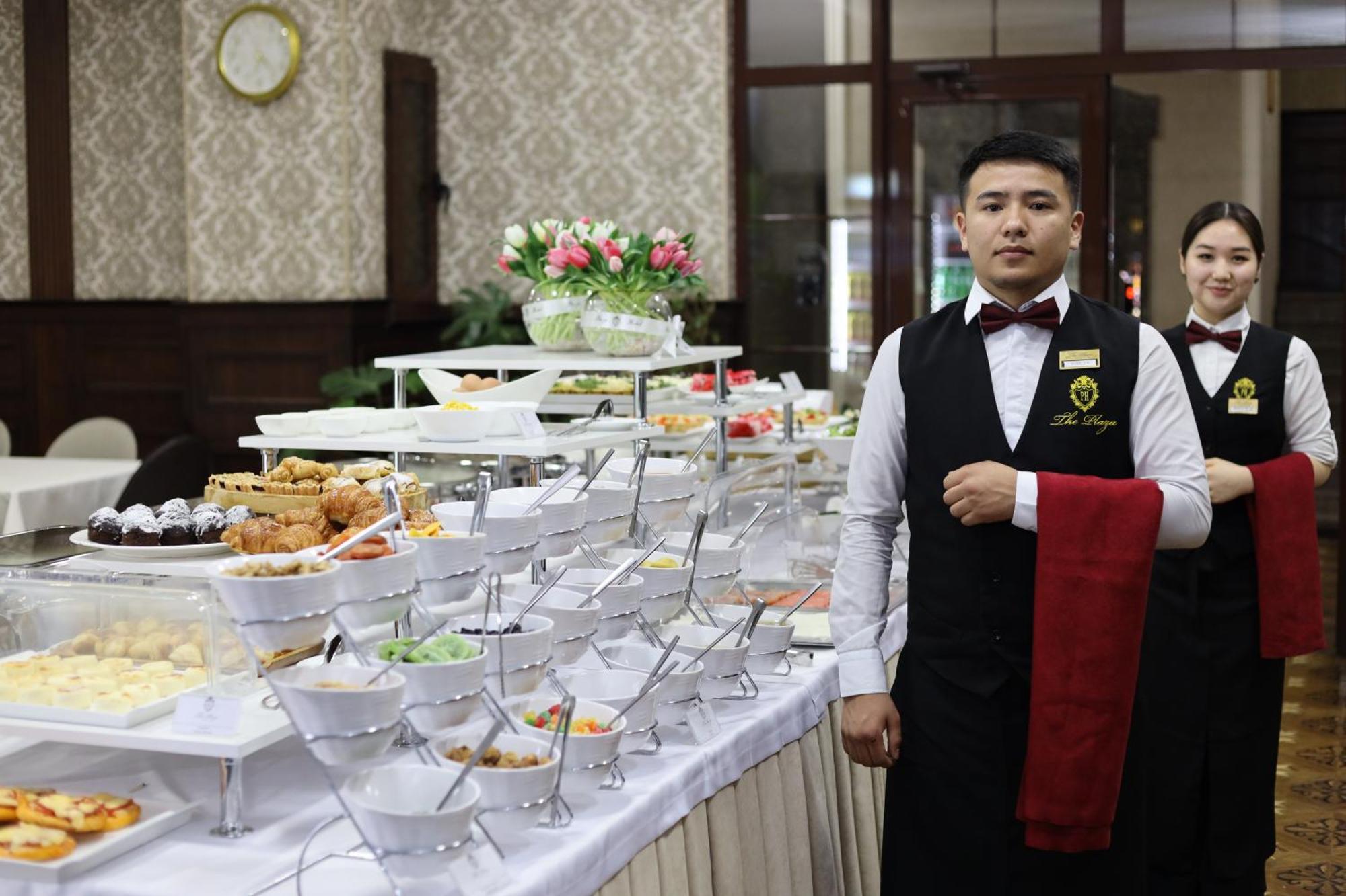 Plaza Hotel Bishkek Exterior foto
