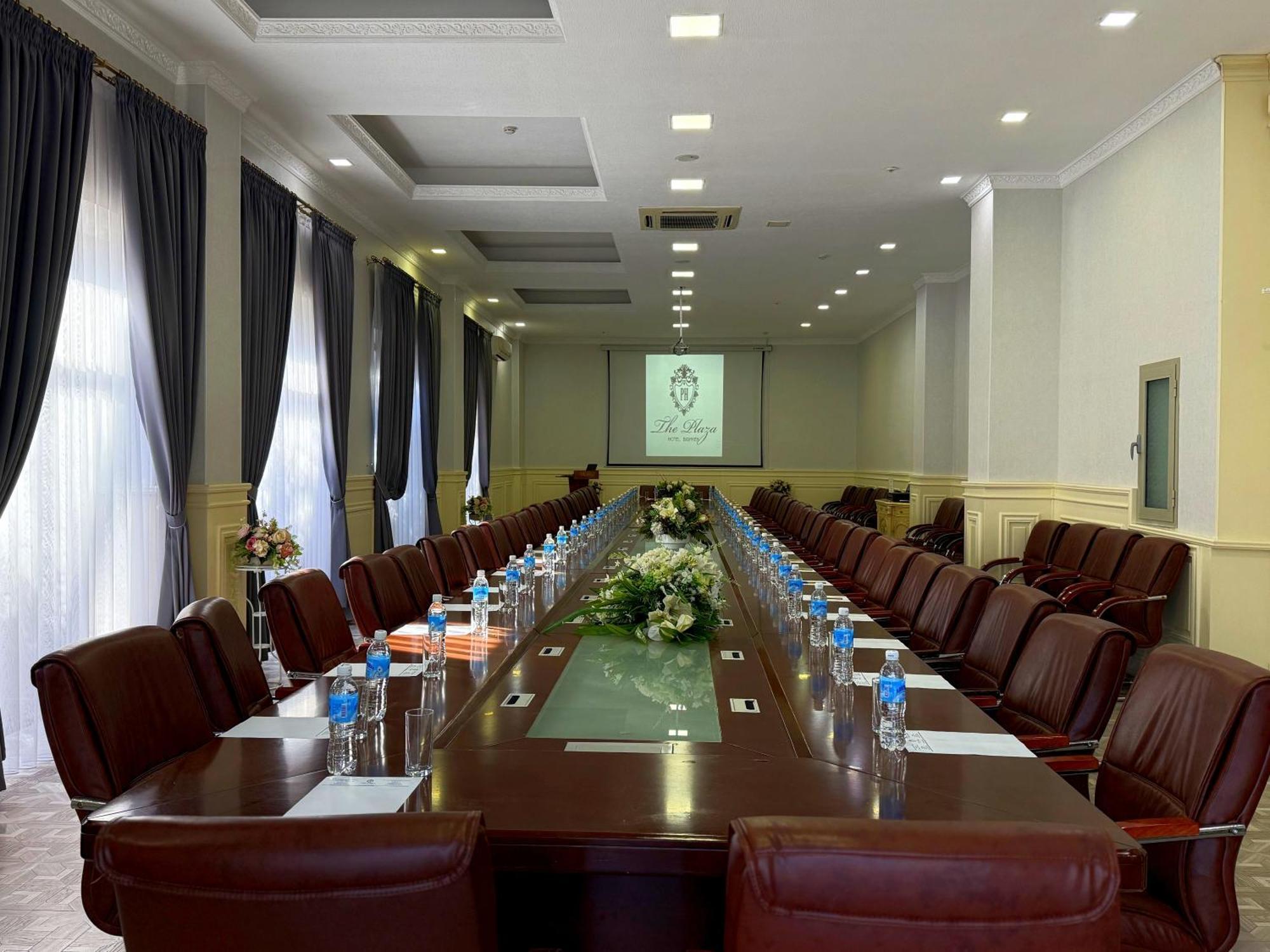 Plaza Hotel Bishkek Exterior foto