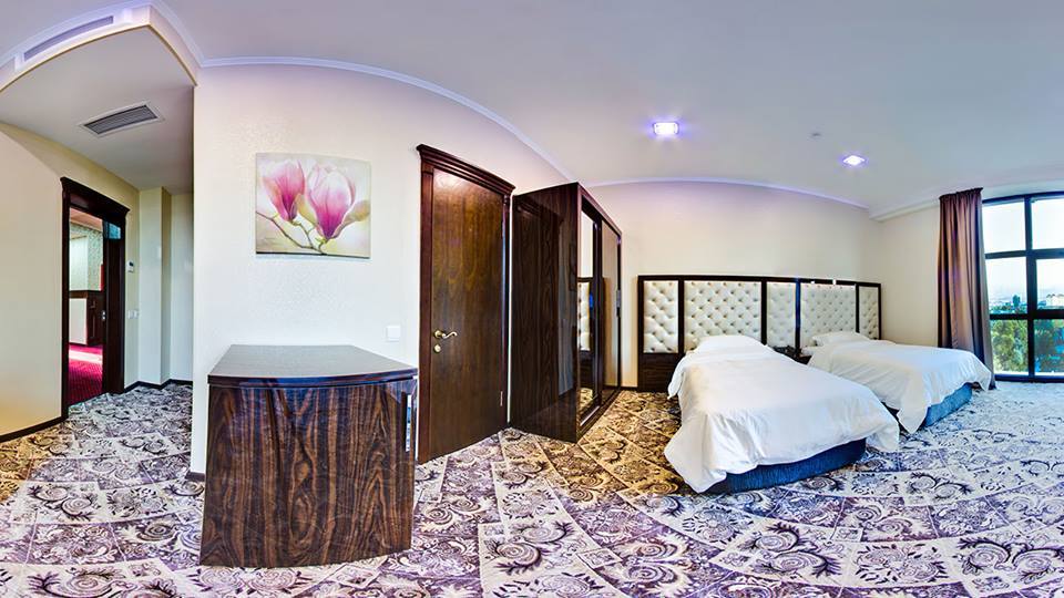 Plaza Hotel Bishkek Exterior foto