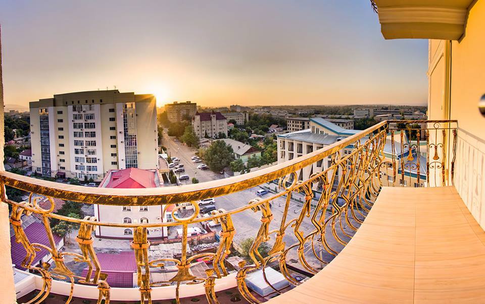 Plaza Hotel Bishkek Exterior foto