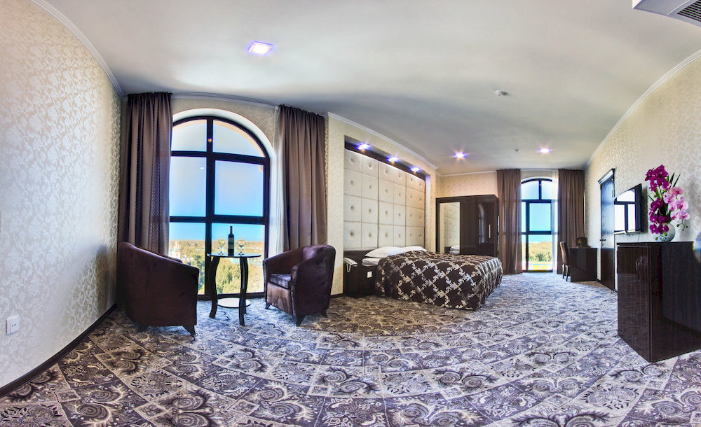 Plaza Hotel Bishkek Exterior foto