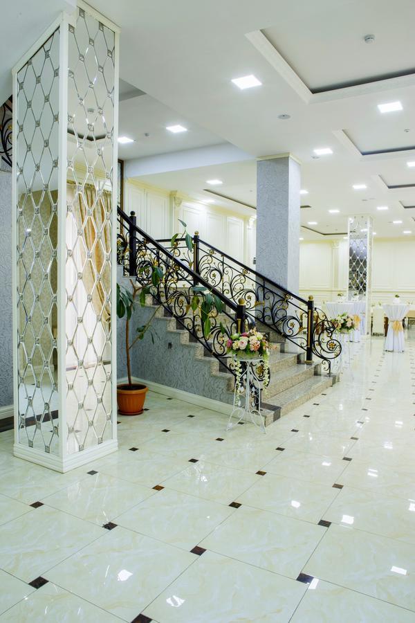 Plaza Hotel Bishkek Exterior foto