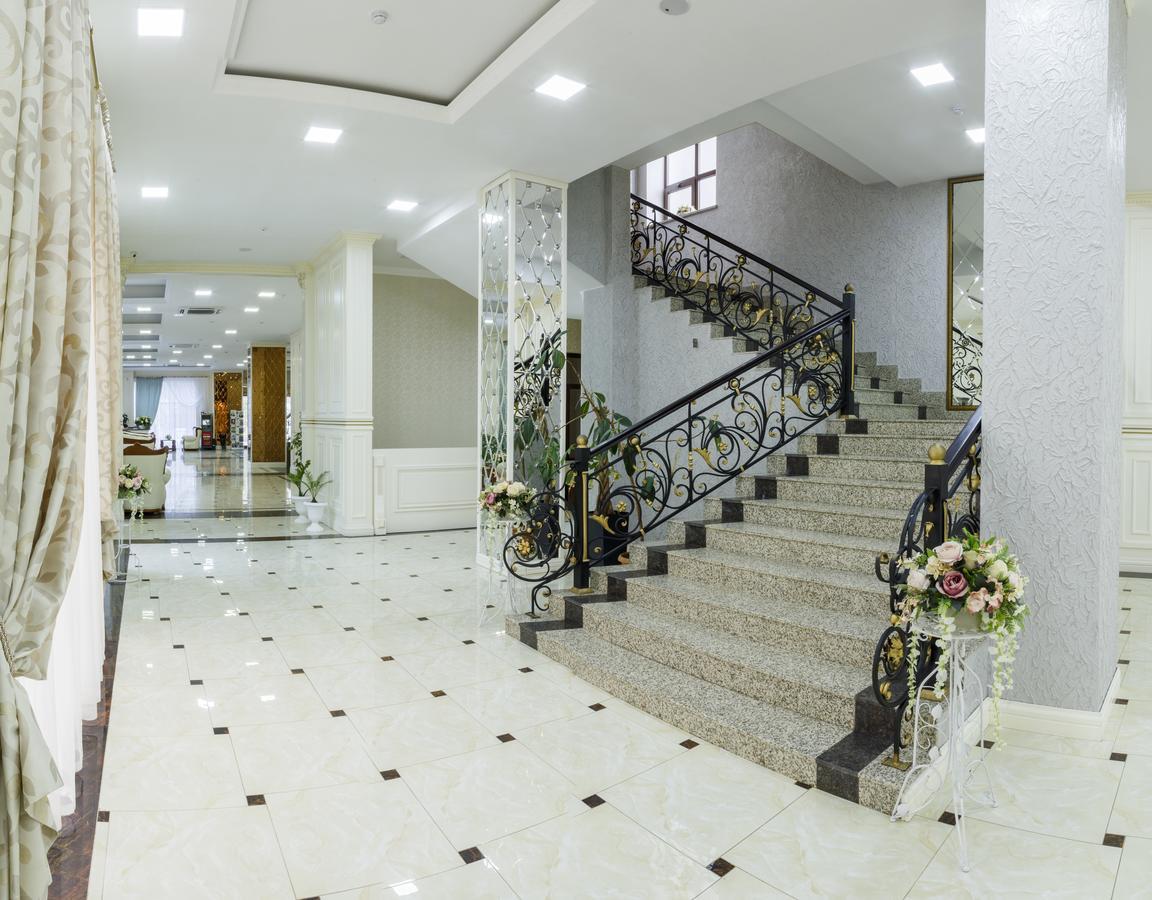 Plaza Hotel Bishkek Exterior foto