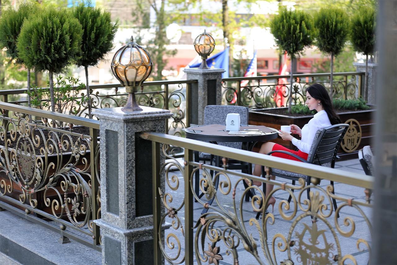 Plaza Hotel Bishkek Exterior foto